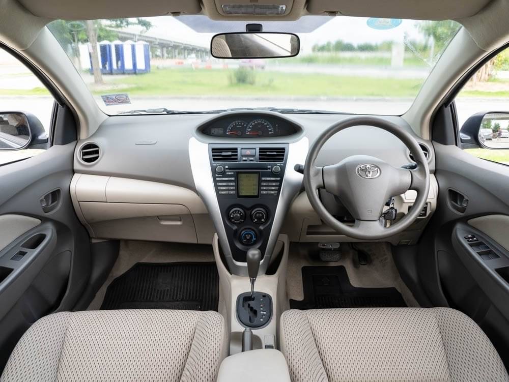 2013 Toyota Vios สีเทา (รูปที่ 13)