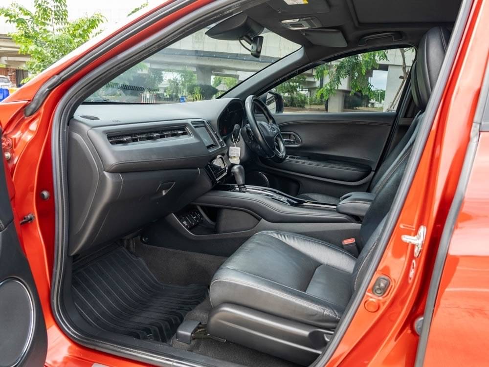 2018 Honda HR-V สีแดง (รูปที่ 8)