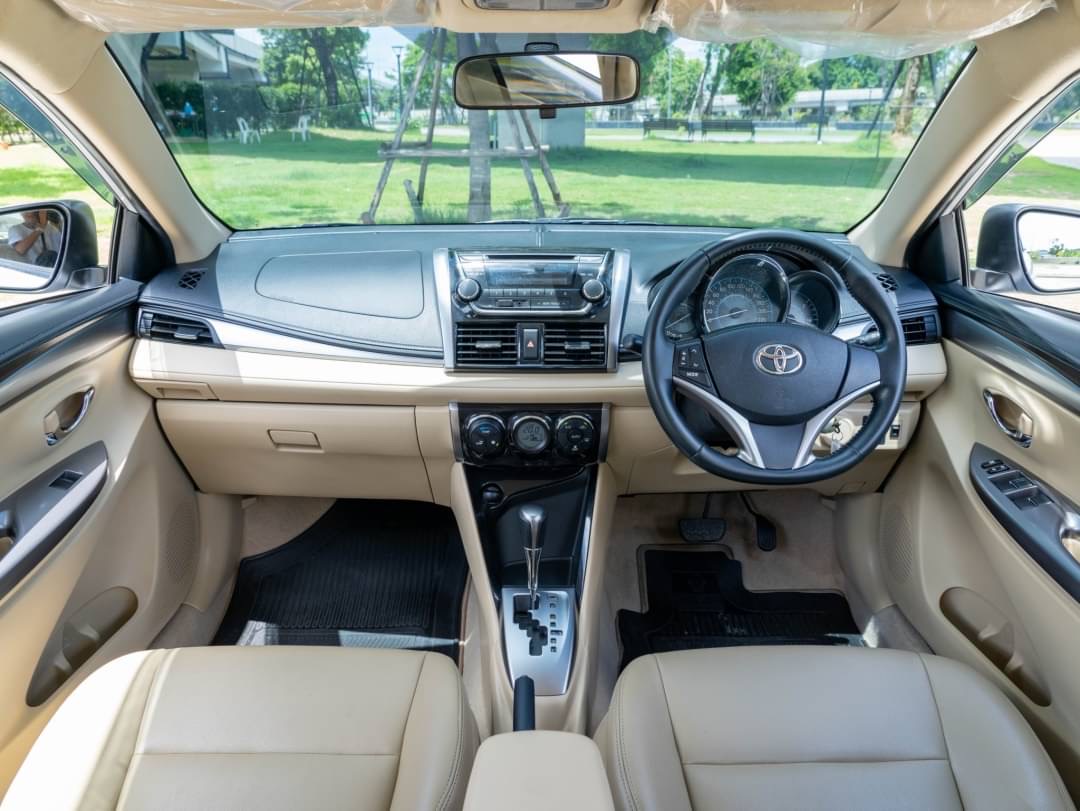 2013 Toyota Vios สีเงิน (รูปที่ 11)