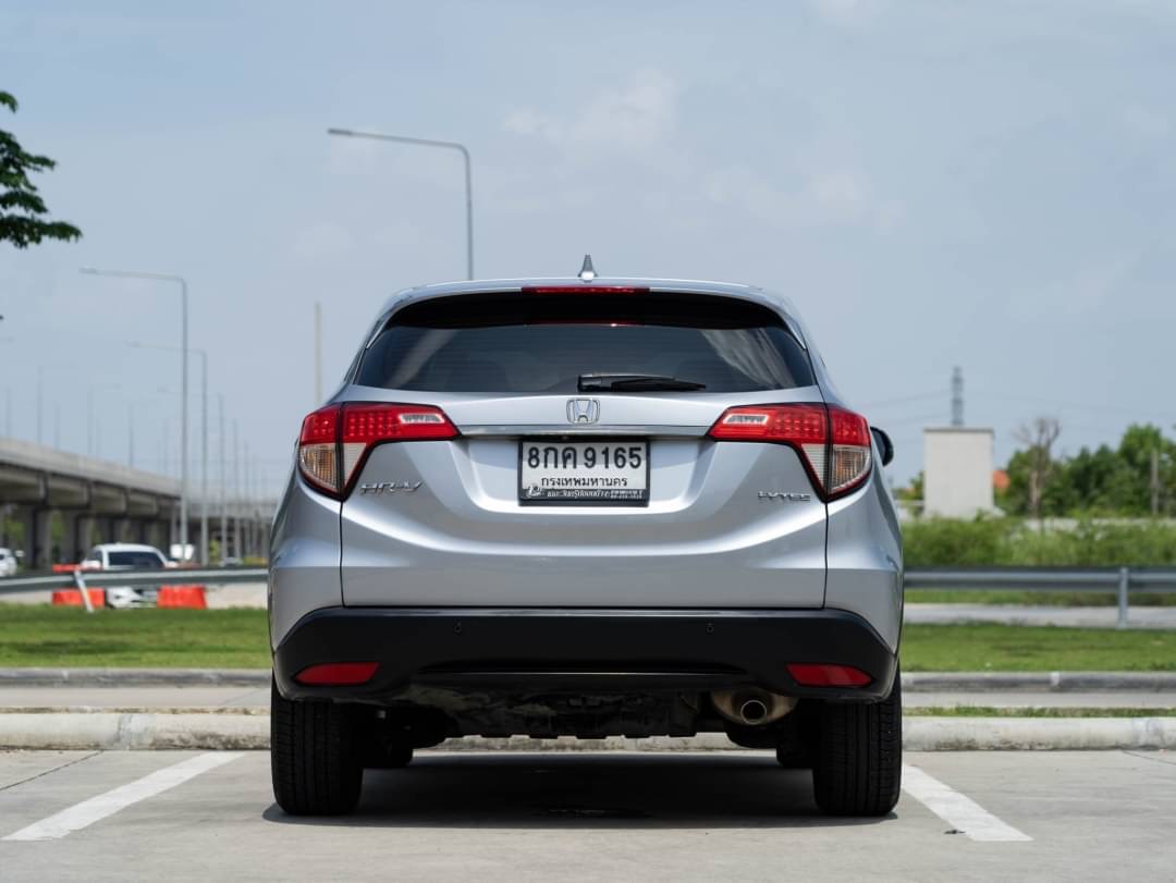 2018 Honda HR-V สีเทา (รูปที่ 6)