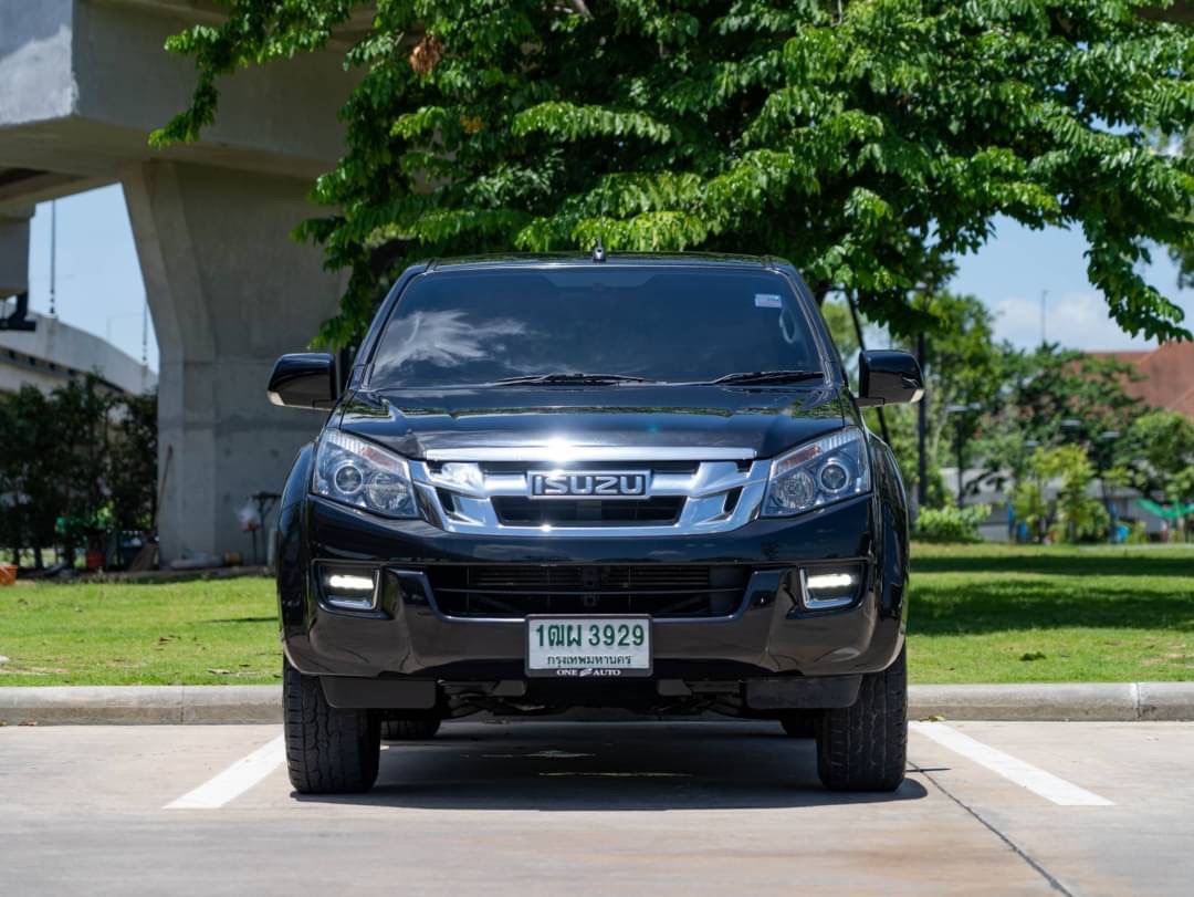 2015 Isuzu D-Max Space Cab สีดำ