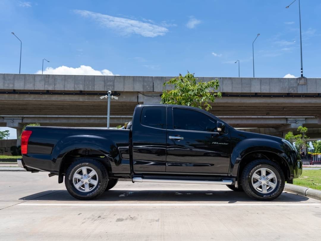 2015 Isuzu D-Max Space Cab สีดำ (รูปที่ 6)
