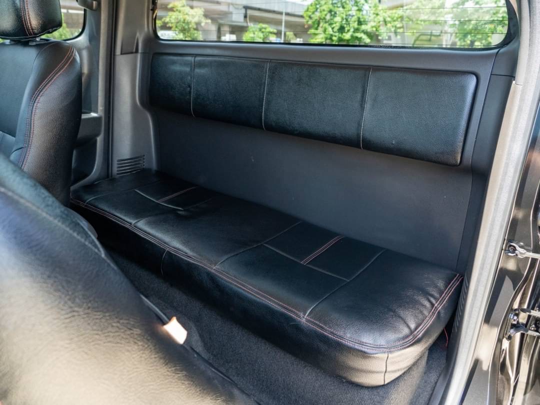 2015 Isuzu D-Max Space Cab สีดำ (รูปที่ 8)