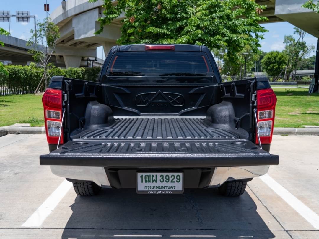 2015 Isuzu D-Max Space Cab สีดำ