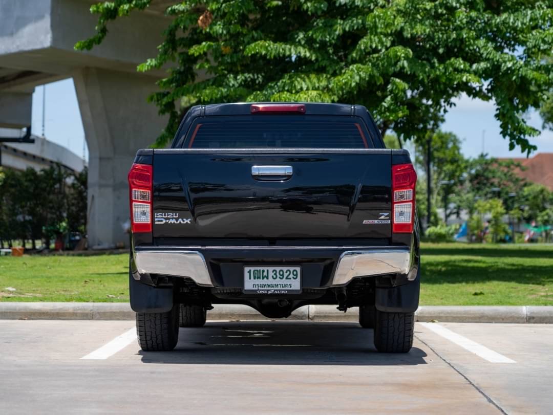 2015 Isuzu D-Max Space Cab สีดำ