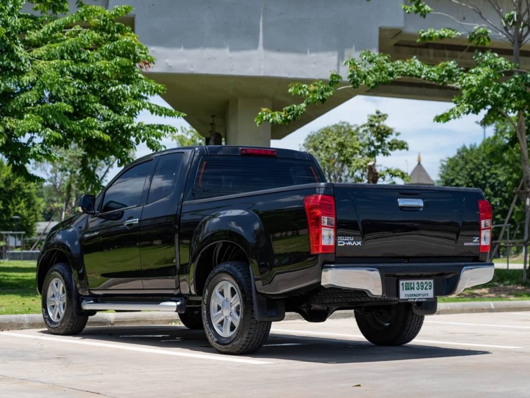 2015 Isuzu D-Max Space Cab สีดำ (รูปที่ 5)
