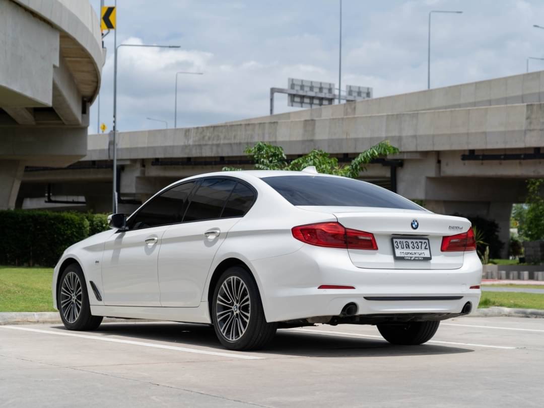 2017 BMW 520d Msport สีขาว (รูปที่ 6)