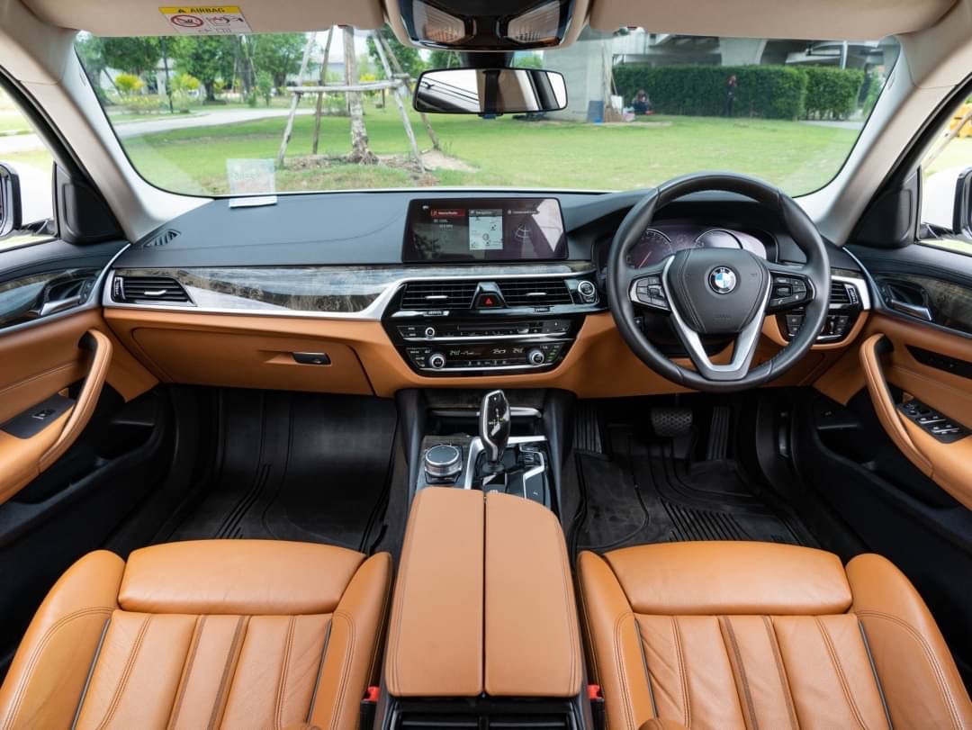 2017 BMW 520d Msport สีขาว (รูปที่ 14)