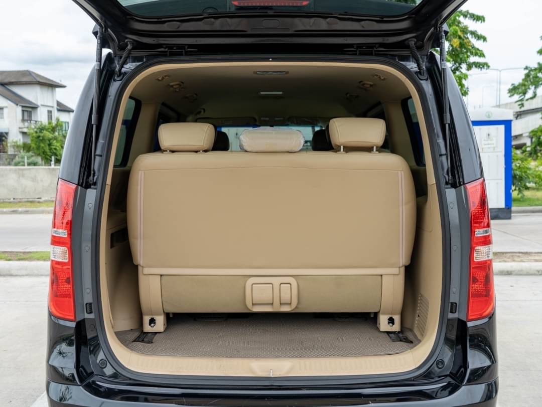 2018 Hyundai H-1 สีดำ (รูปที่ 15)