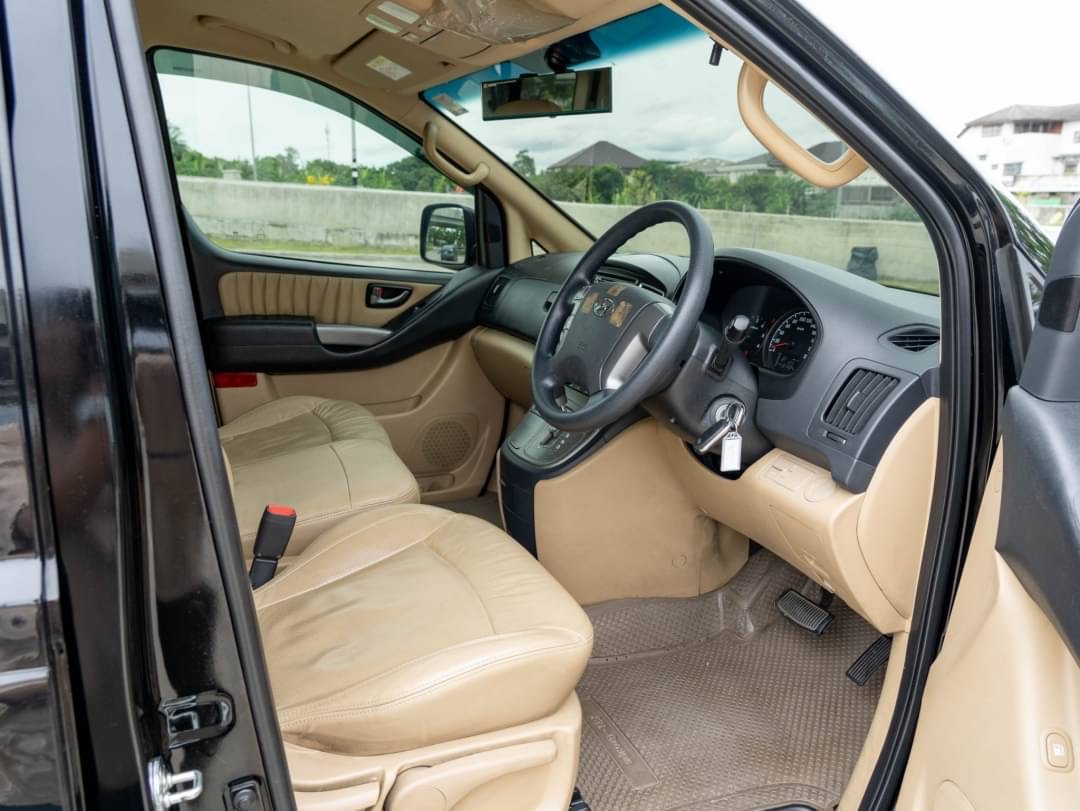2018 Hyundai H-1 สีดำ (รูปที่ 8)