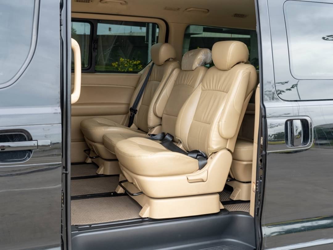 2018 Hyundai H-1 สีดำ (รูปที่ 13)