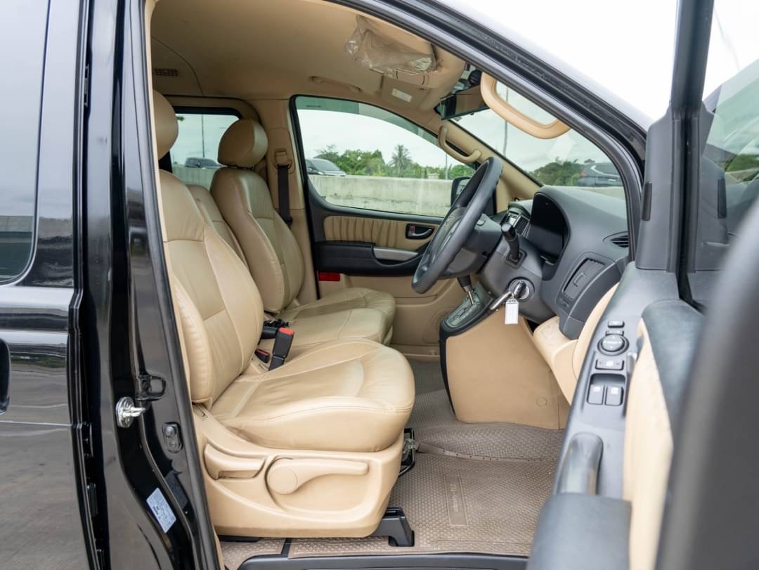 2018 Hyundai H-1 สีดำ (รูปที่ 9)