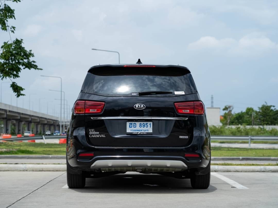 2019 Kia Grand Carnival สีดำ (รูปที่ 4)