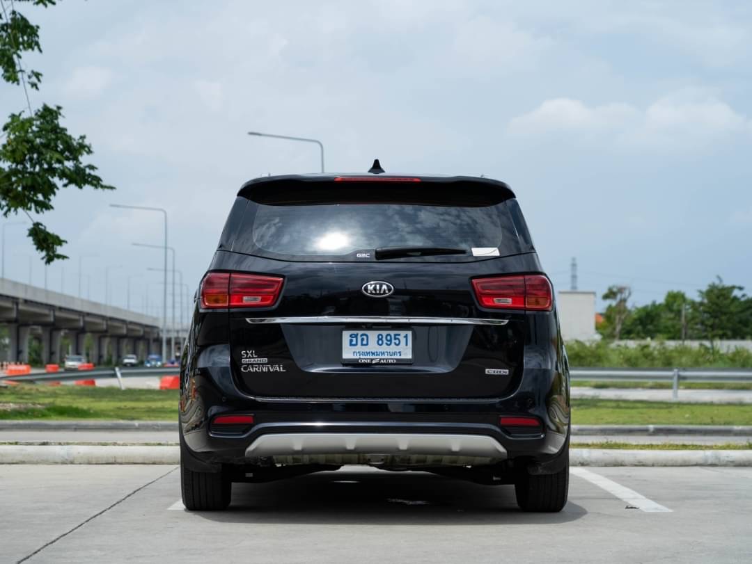 2019 Kia Grand Carnival สีดำ