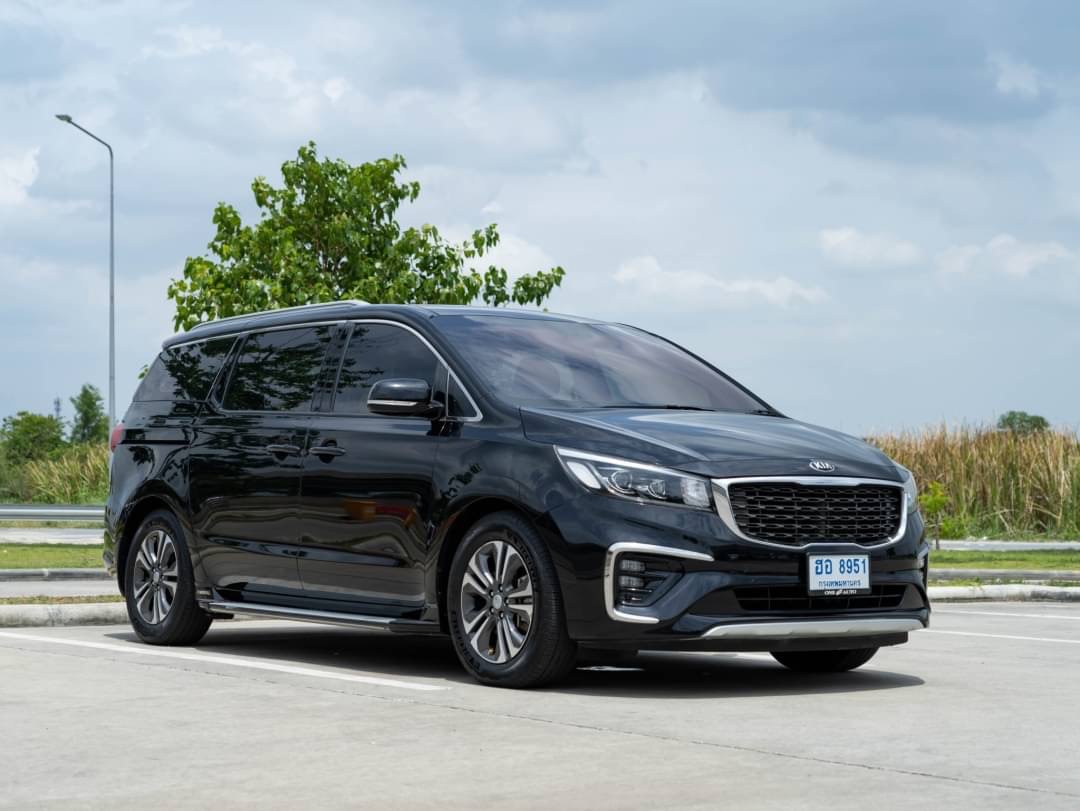 2019 Kia Grand Carnival สีดำ