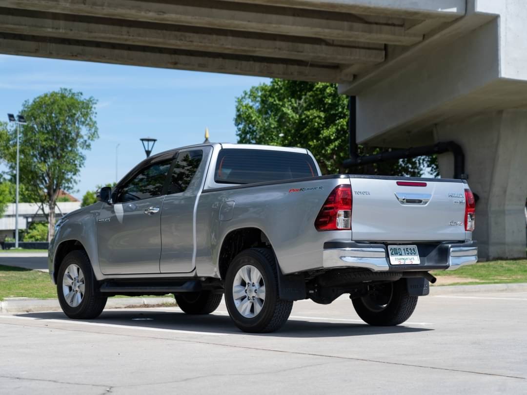 2018 Toyota Hilux Revo Smart cab สีเงิน