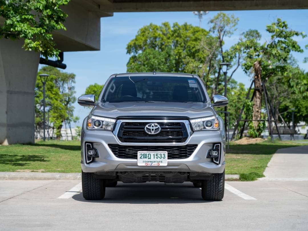 2018 Toyota Hilux Revo Smart cab สีเงิน (รูปที่ 4)