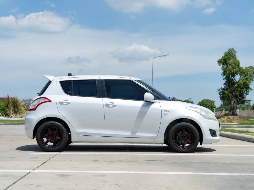 2012 Suzuki Swift 1.5 สีขาว (รูปที่ 7)