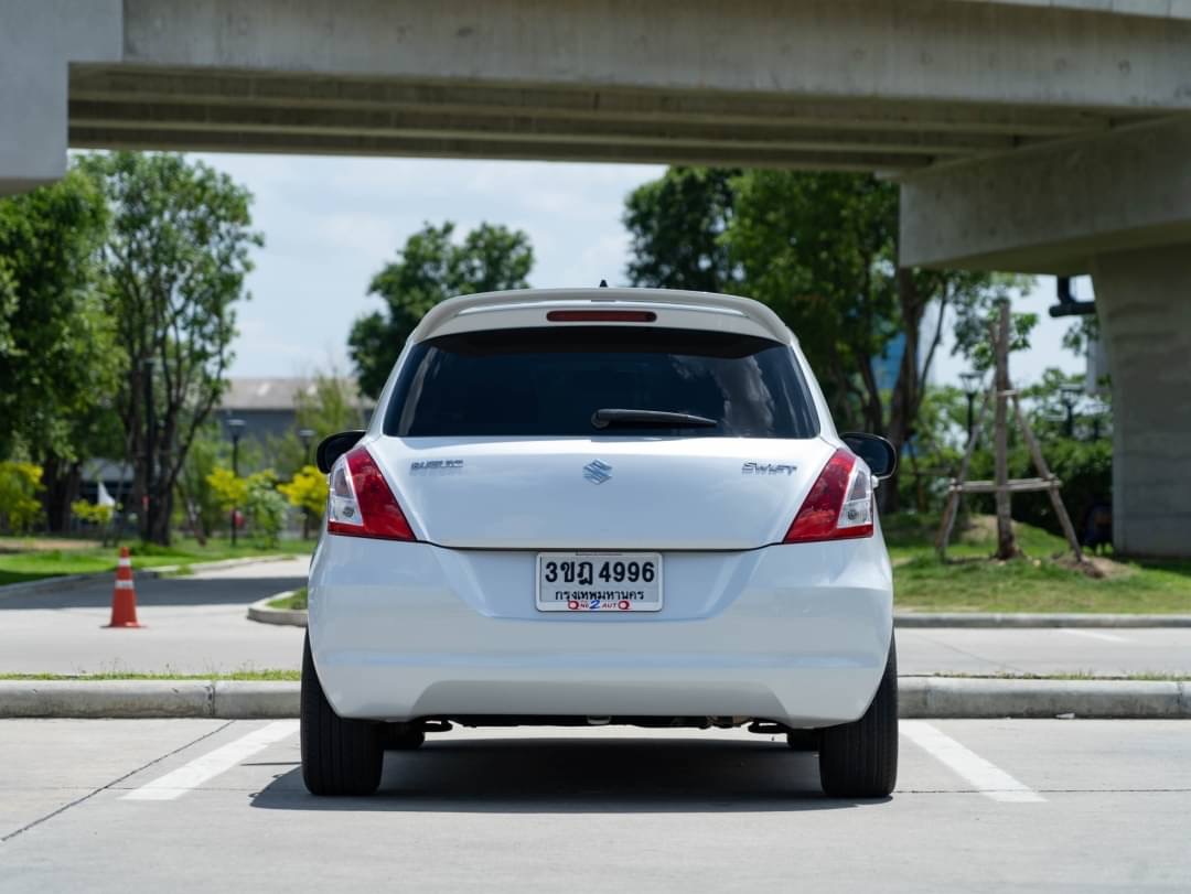 2012 Suzuki Swift 1.5 สีขาว (รูปที่ 8)