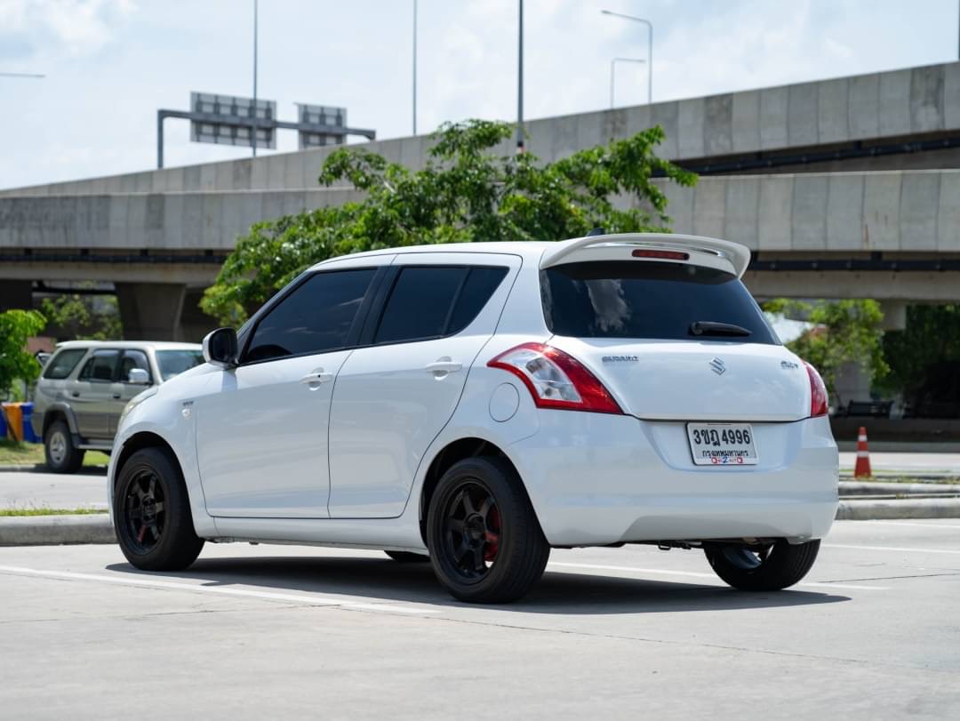 2012 Suzuki Swift 1.5 สีขาว (รูปที่ 5)