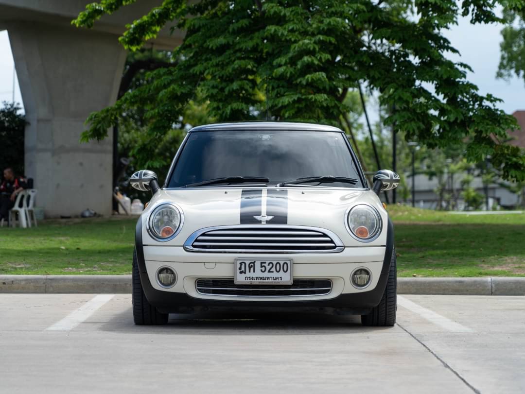 2010 Mini Cooper (Hatch) Look2 R56 สีขาว (รูปที่ 3)