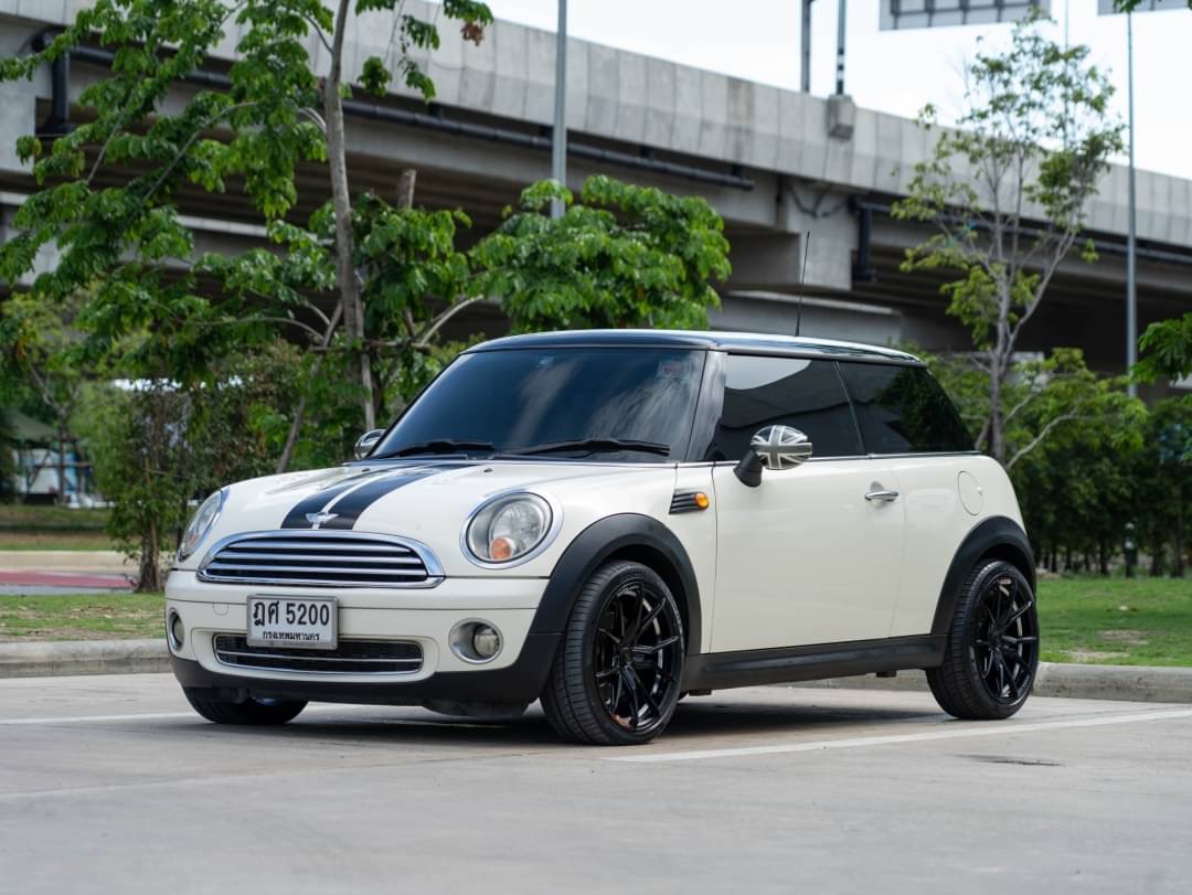 2010 Mini Cooper (Hatch) Look2 R56 สีขาว (รูปที่ 6)