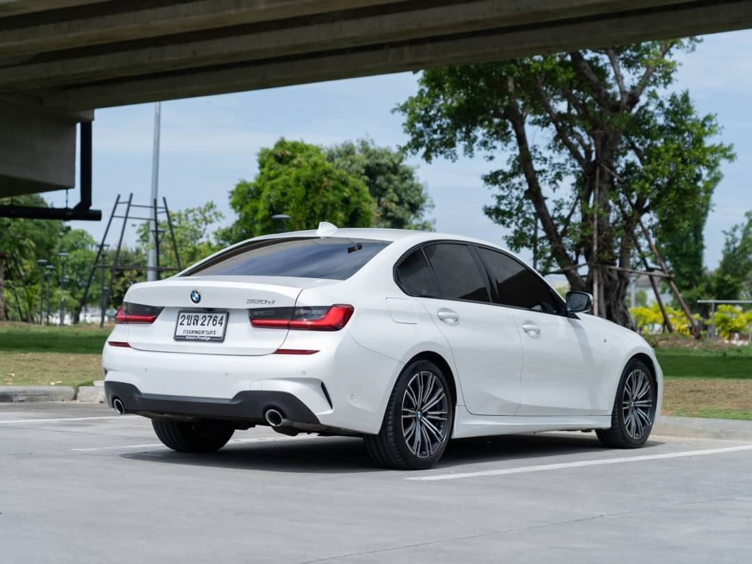 2022 BMW 320d M Sport สีขาว