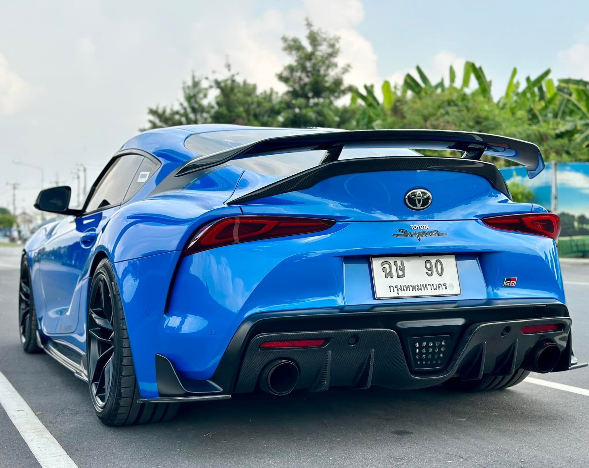 2021 Toyota Supra สีฟ้า (รูปที่ 3)
