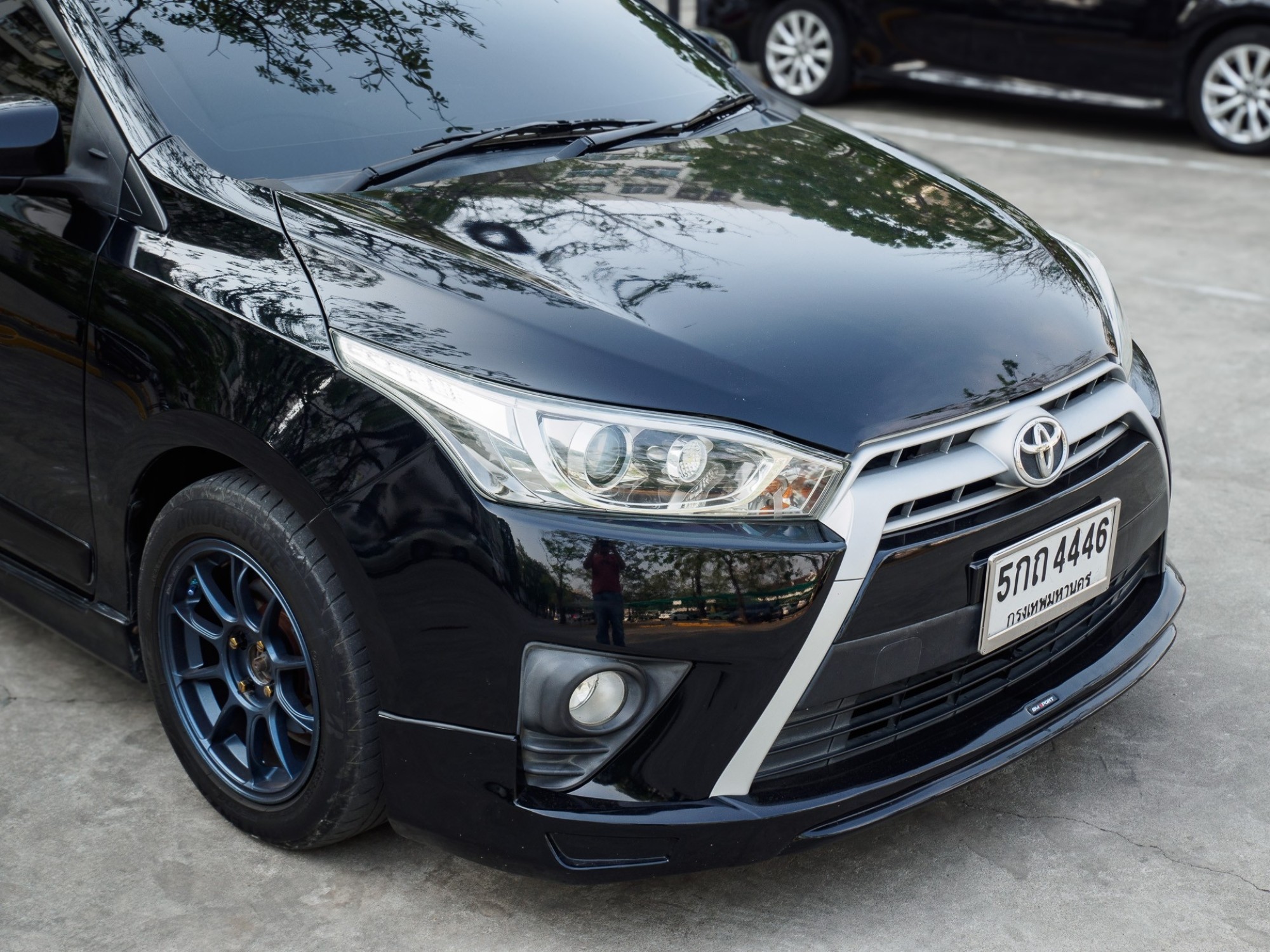 2016 Toyota Yaris สีดำ