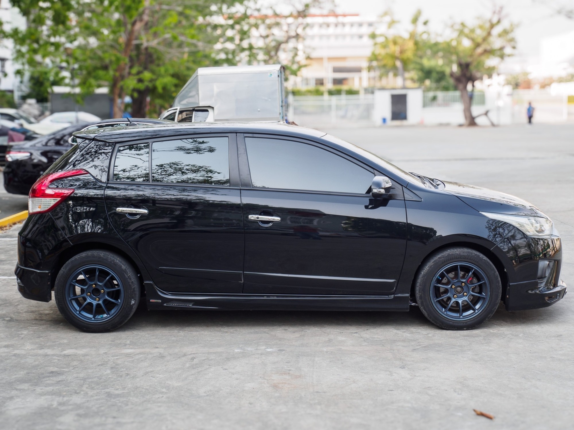 2016 Toyota Yaris สีดำ (รูปที่ 11)
