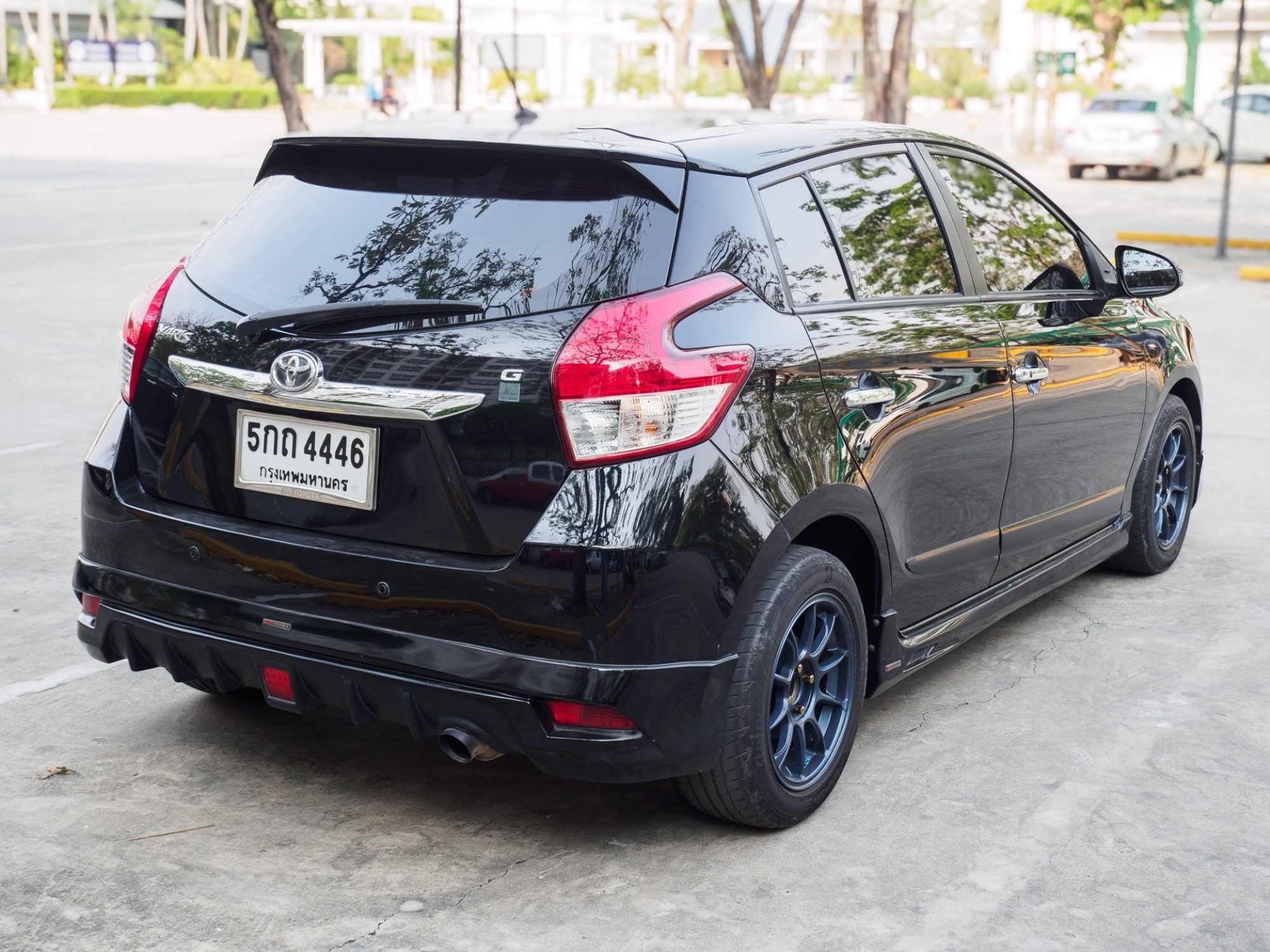 2016 Toyota Yaris สีดำ (รูปที่ 3)