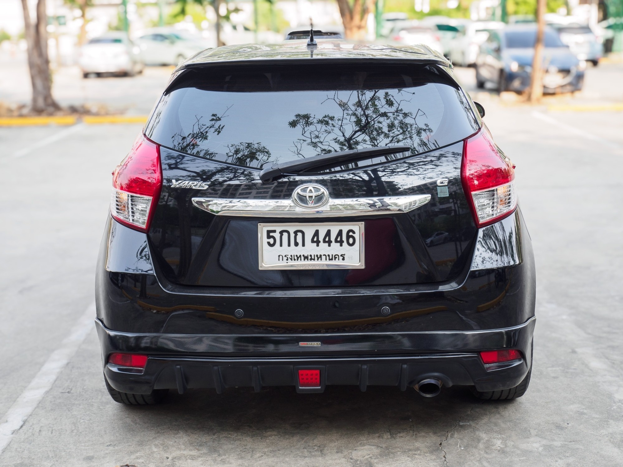 2016 Toyota Yaris สีดำ (รูปที่ 4)