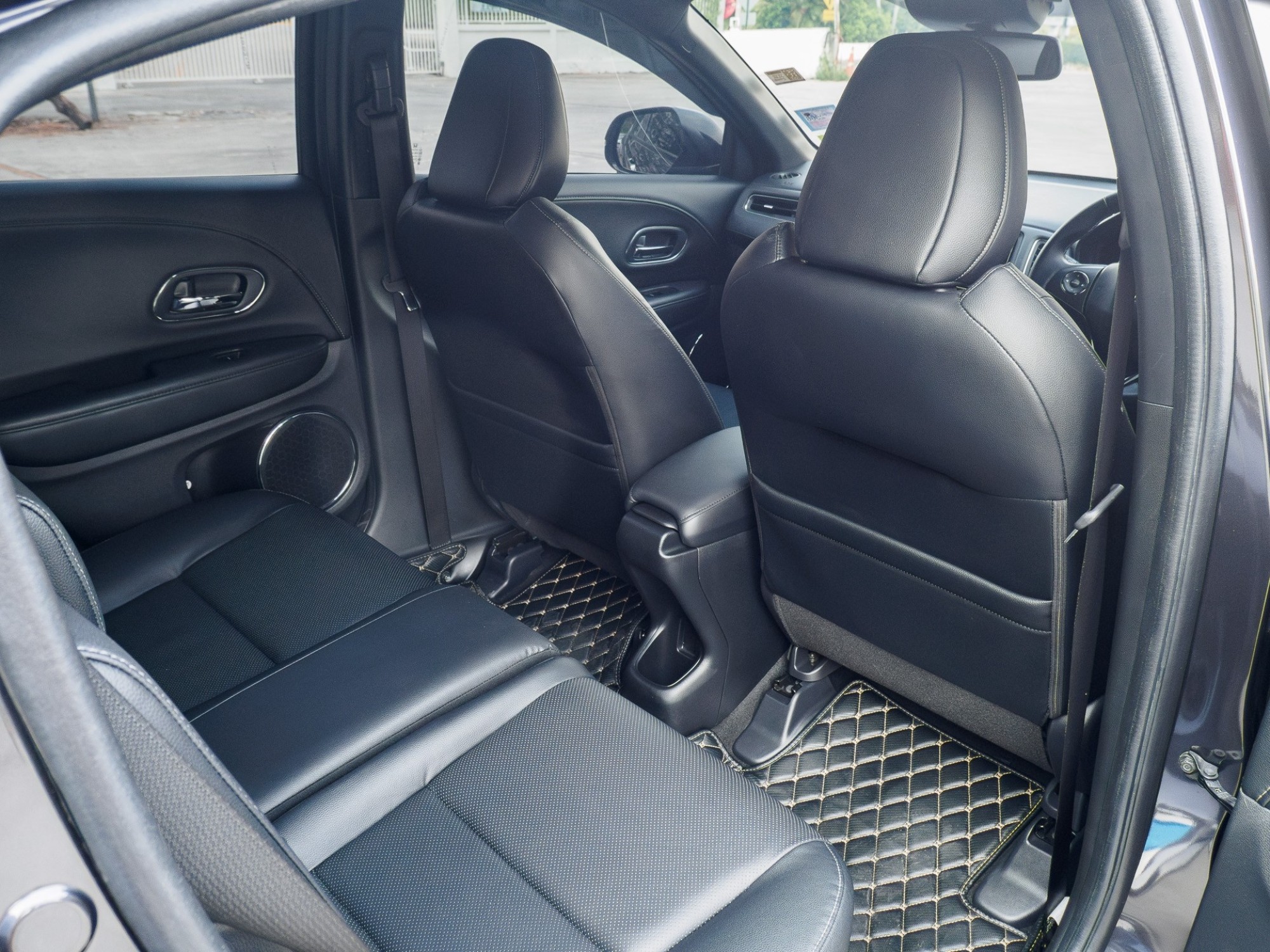 2019 Honda HR-V สีเทา (รูปที่ 14)