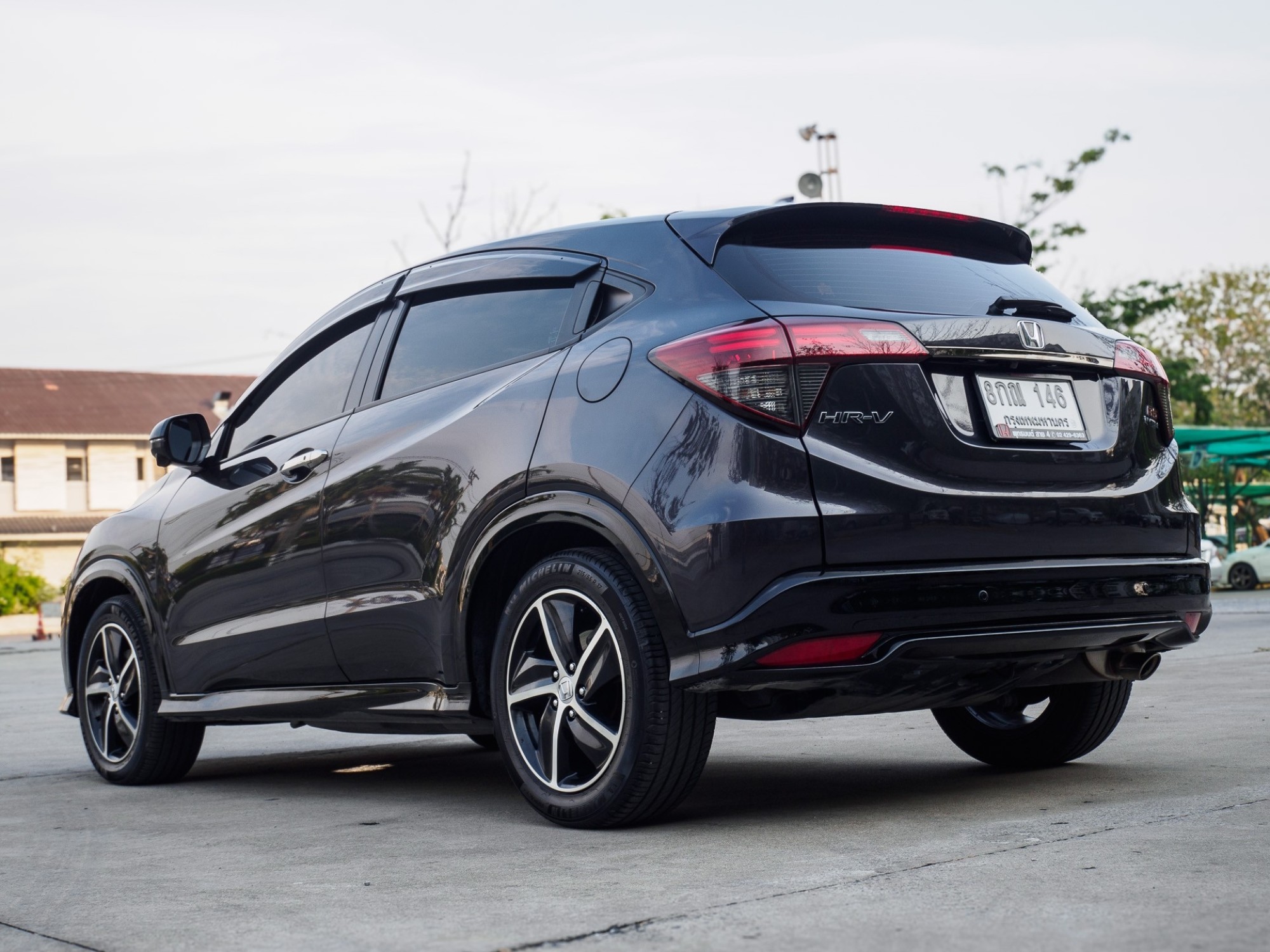 2019 Honda HR-V สีเทา (รูปที่ 6)