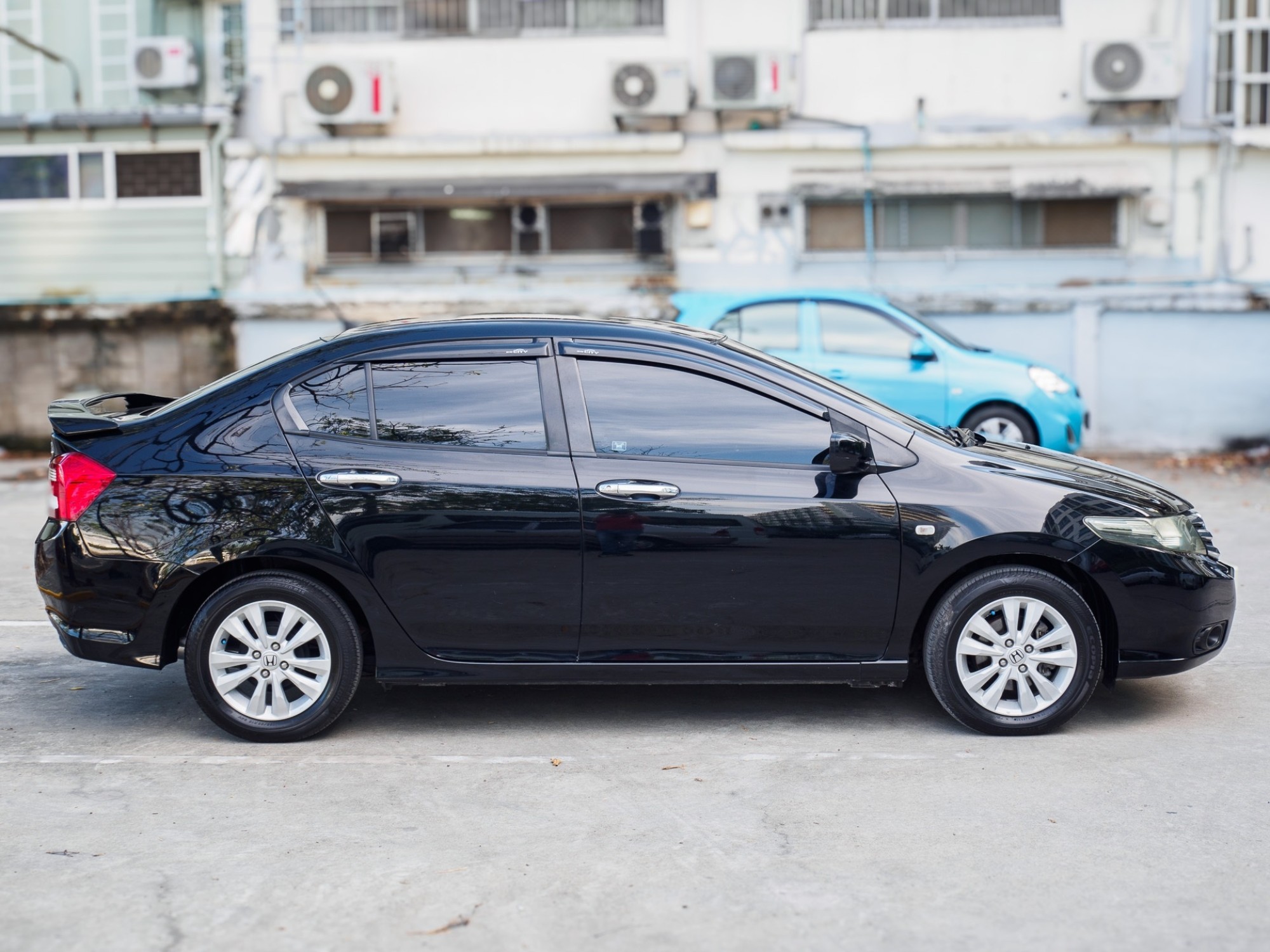 2013 Honda City สีดำ (รูปที่ 4)