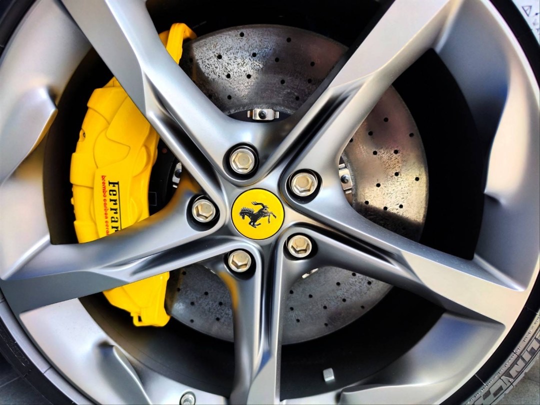 Ferrari SF90 Stradale สีน้ำเงิน (รูปที่ 9)