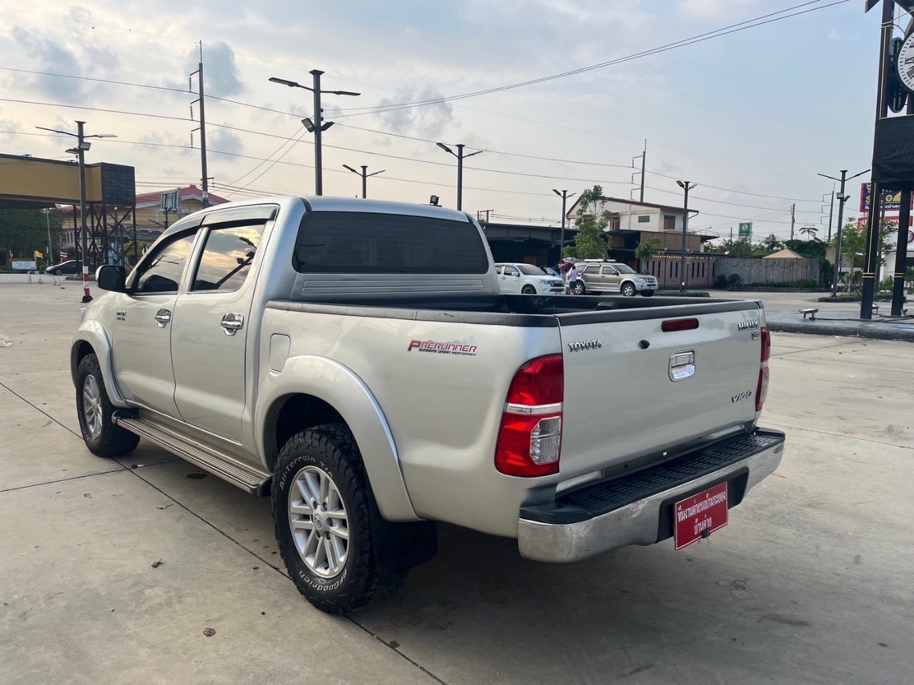2011 Toyota Hilux Vigo Double cab สีเงิน (รูปที่ 3)