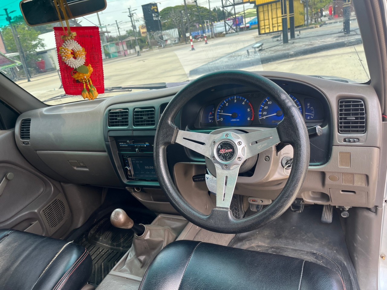 2003 Toyota Tiger 2.5 สีเทา (รูปที่ 9)