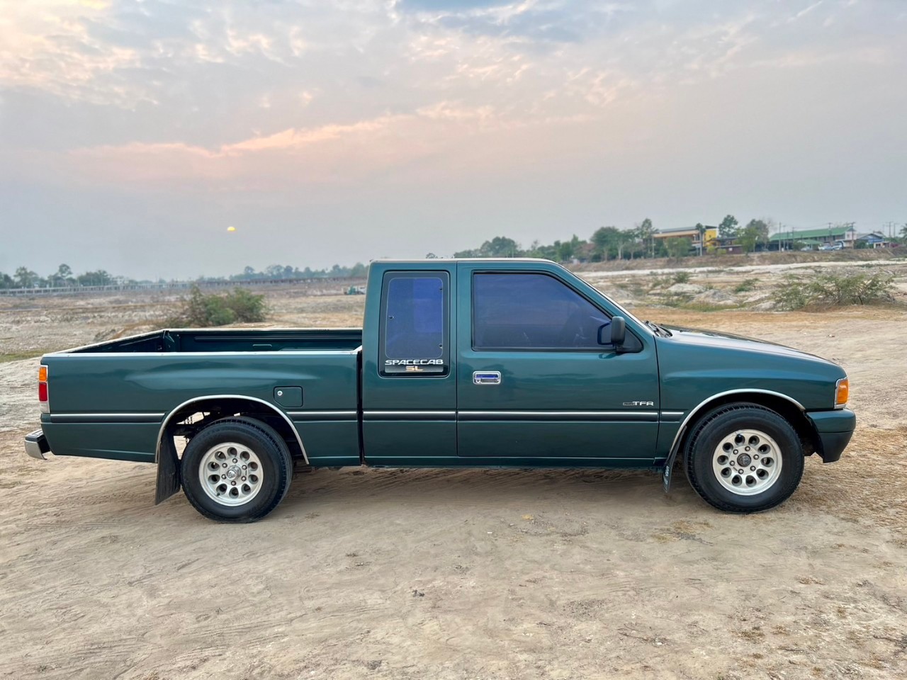 1994 Isuzu TFR90HP หน้าตาข่าย สีเขียว (รูปที่ 2)