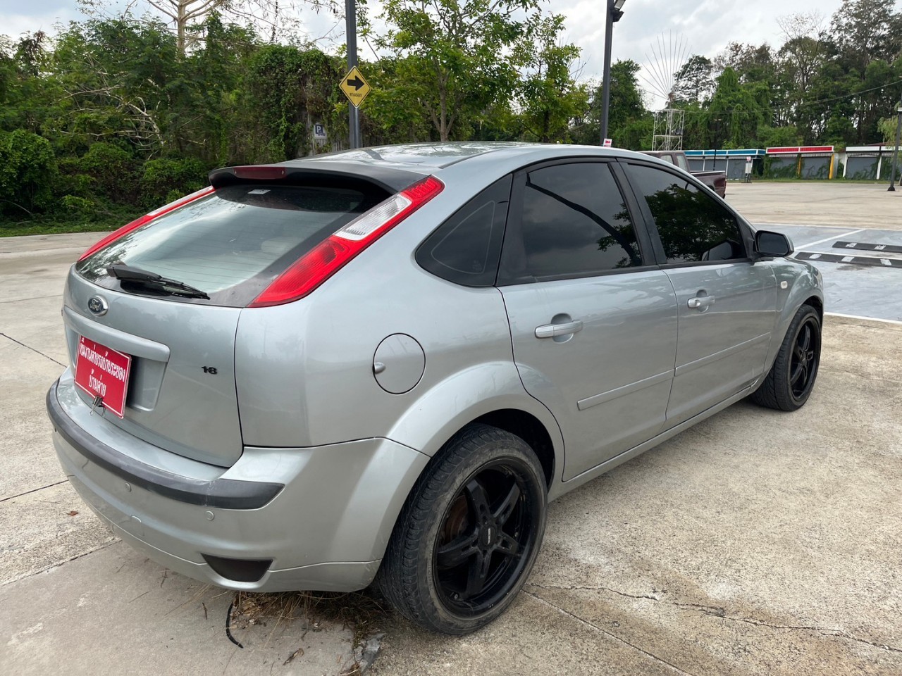 2006 Ford Focus สีเทา (รูปที่ 3)