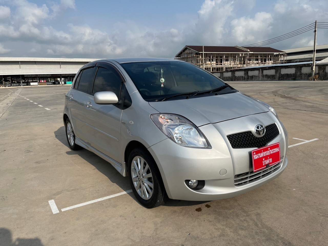 2006 Toyota Yaris สีขาว (รูปที่ 5)