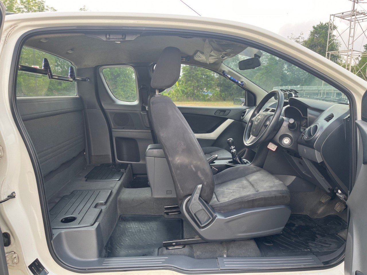 2015 Mazda BT-50 PRO Free Style Cab สีขาว (รูปที่ 6)