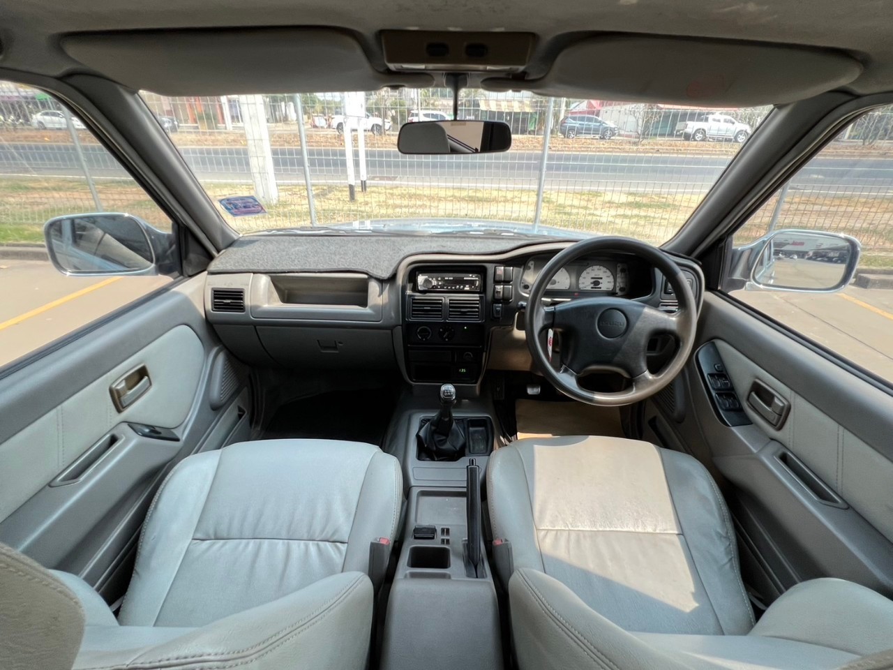 2001 Isuzu DRAGON POWER CAB4 SLX สีเทา (รูปที่ 11)