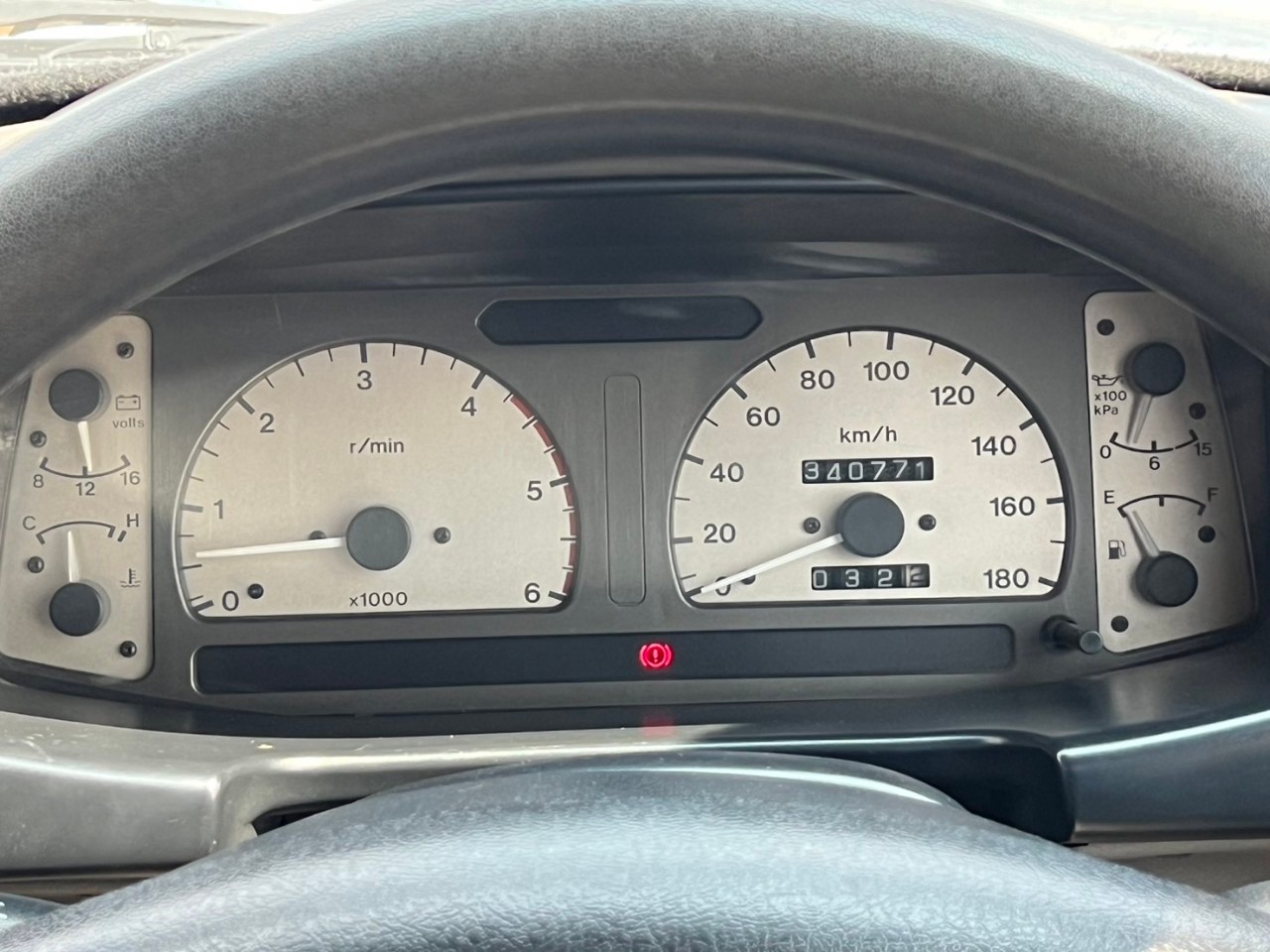 2001 Isuzu DRAGON POWER CAB4 SLX สีเทา (รูปที่ 10)
