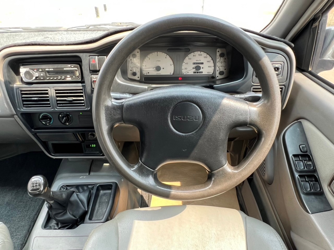 2001 Isuzu DRAGON POWER CAB4 SLX สีเทา (รูปที่ 6)