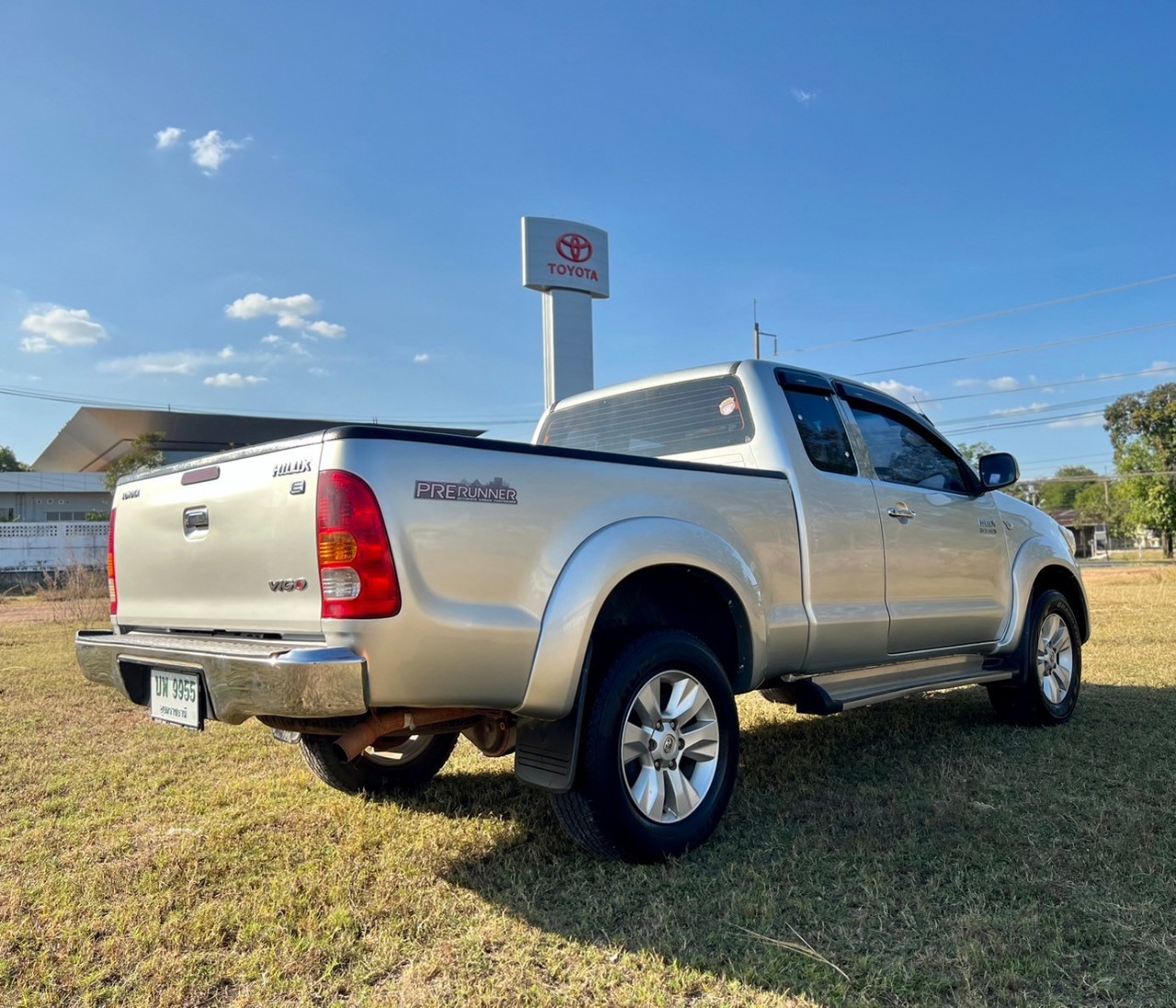 2007 Toyota Hilux Vigo Extra cab สีเงิน (รูปที่ 2)