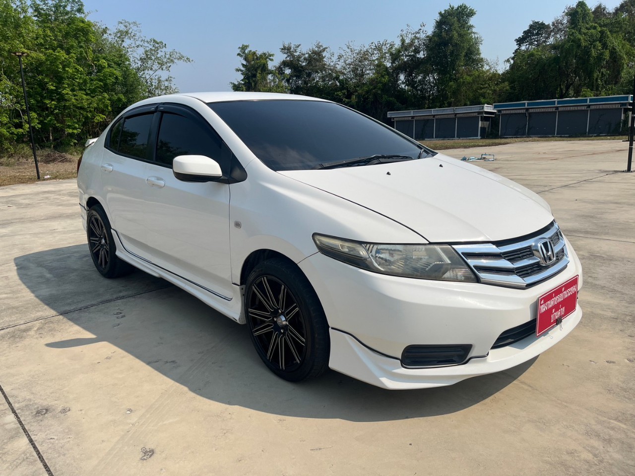 2012 Honda City สีขาว (รูปที่ 5)