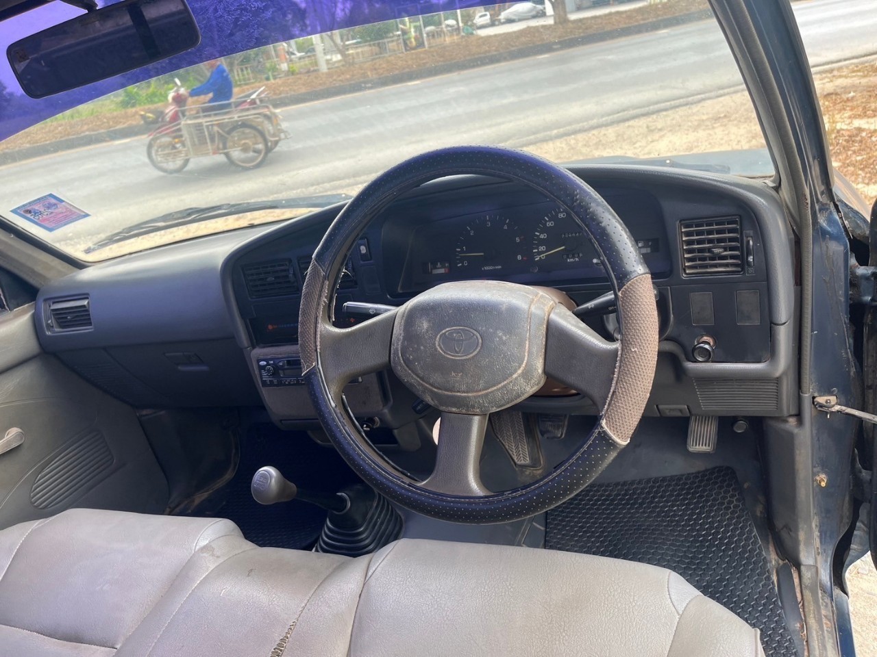1994 Toyota Mighty 2.5X สีน้ำเงิน (รูปที่ 6)