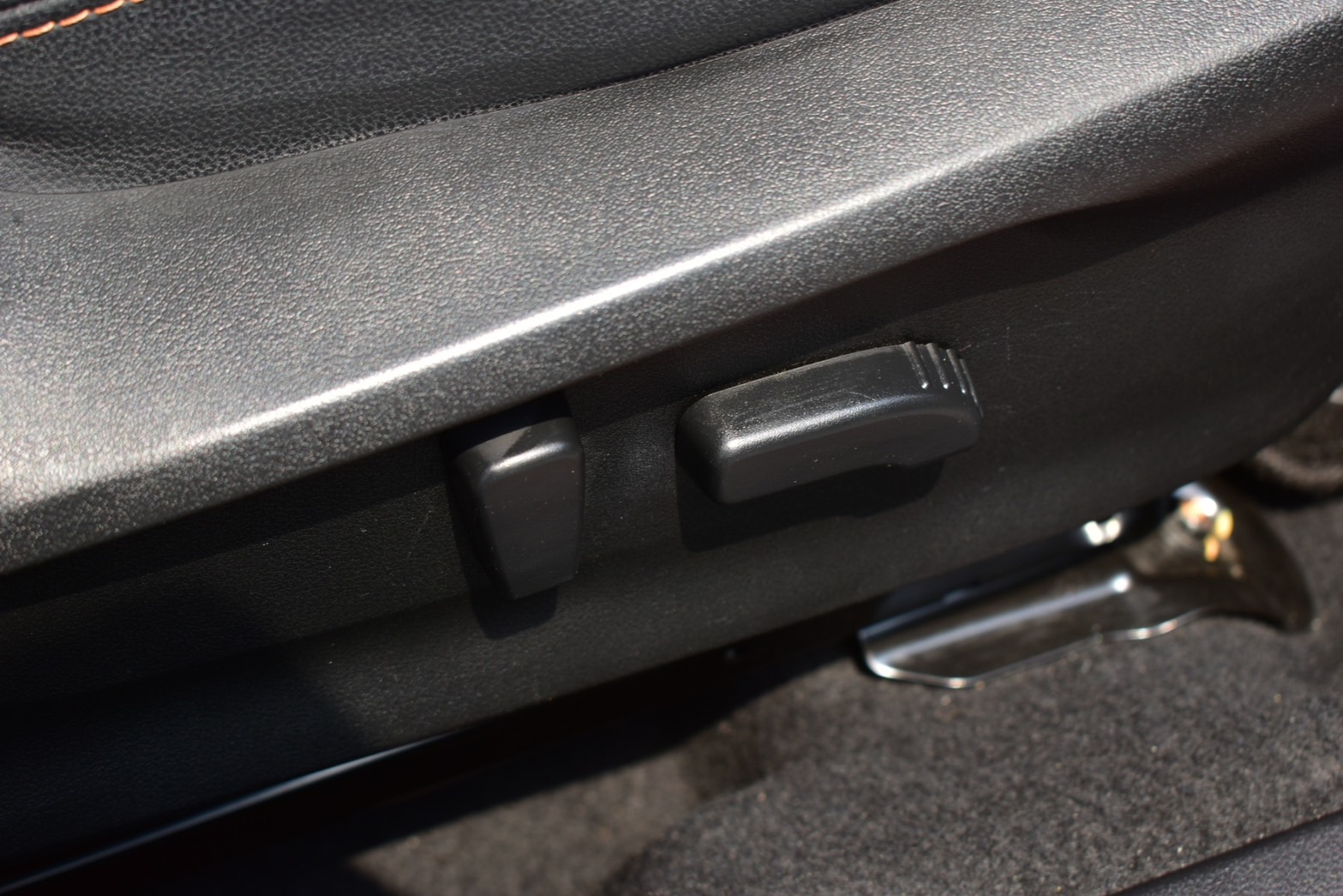 Subaru xv 2.0i-p AWD (ขับ4) เครื่องยนต์ เบนซิน เกียร์ออโต้ ปี 2019 สีส้ม ไมล์ 51,xxx กม. (รูปที่ 6)