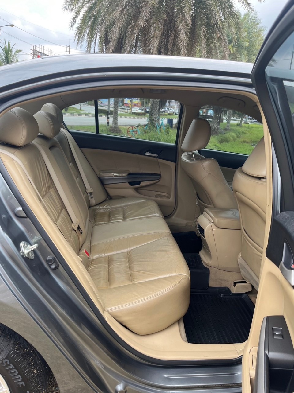 2008 Honda Accord Gen 8 สีเทา (รูปที่ 8)
